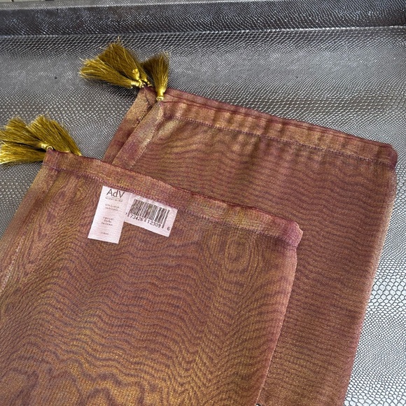 Accent de Ville decorative organza napkins and runner - Picture 6 of 9